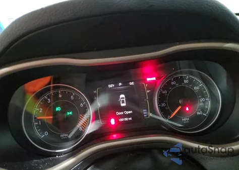 2015 Jeep Cherokee Latitude из США, поврежденный, VIN 1C4PJMCS0FW583000